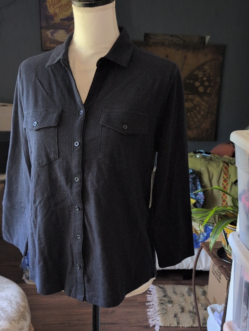 Gloria Vanderbilt Black Button-Down Shirt